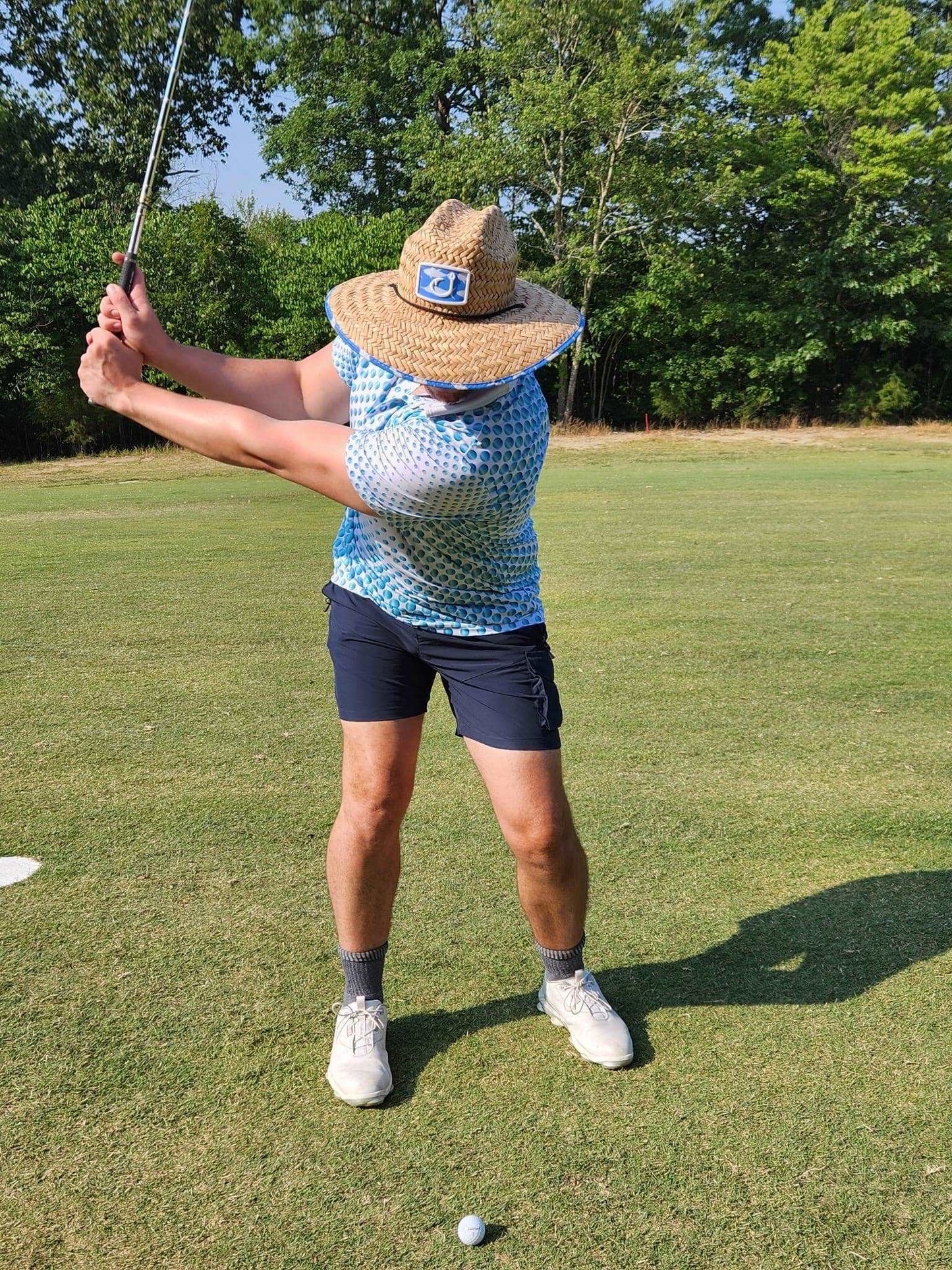 blue and white dotted golf shirt "spot-on birdie" by kea golf. white golf polo. blue polo. cheap golf shirts