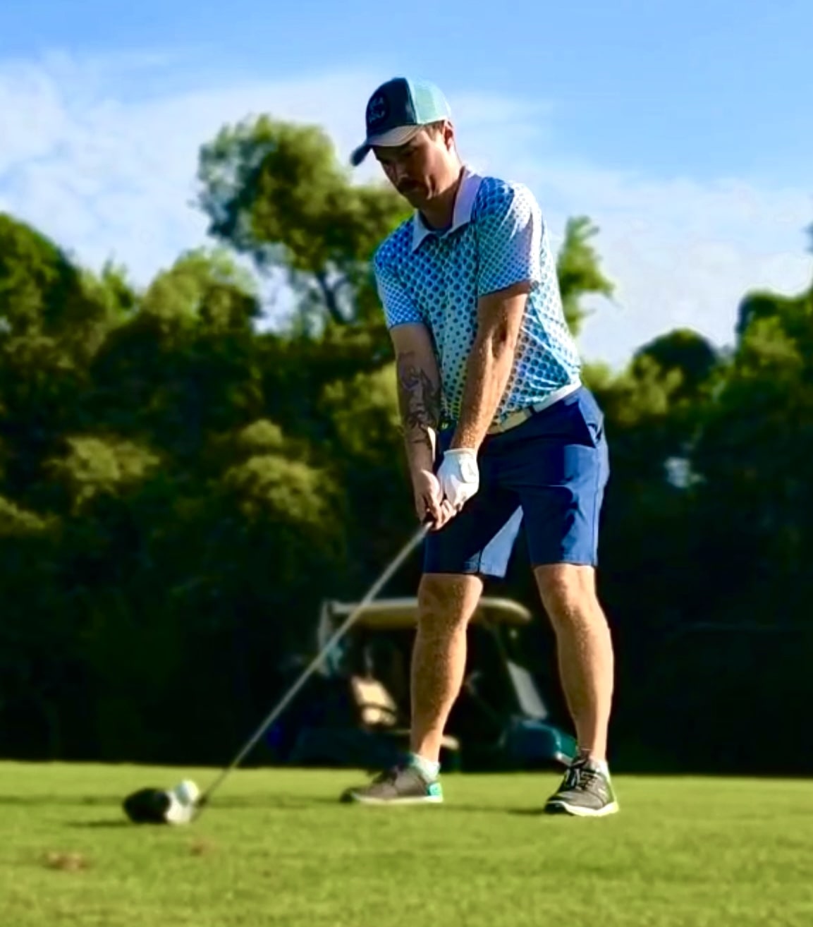 KEA Golf apparel. mens golf shirt. best new golf shirt brands. spot-on birdie golf shirt, blue and white golf shirt